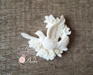 Голубь в цветах 3,5 см пластик