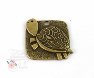 Turtle pendant in bronze